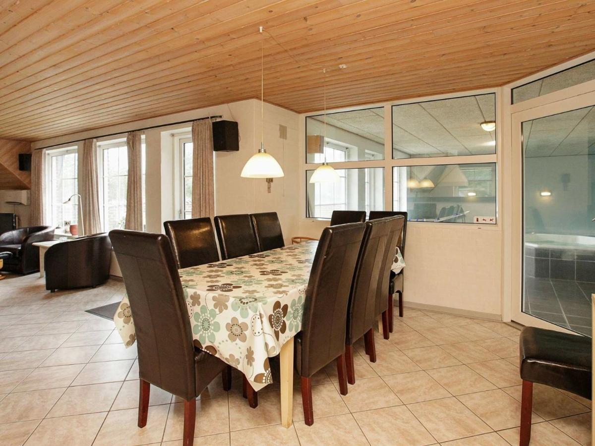 10 Person Holiday Home In Bl Vand บลอแวนด์ ภายนอก รูปภาพ